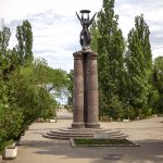 Памятник 300-летию Таганрога