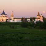 Суздальский кремль и Ильинская церковь со стороны Ильинского луга